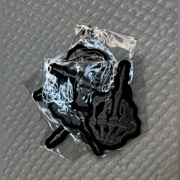 Patch Skeleton Bone Finger Outlaw Motorcycle Biker MC Club Sew Iron Badge 6 E1 - Picture 6 of 7